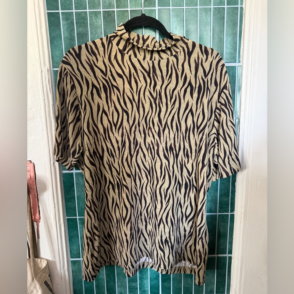 Zebra-Print Short Sleeve Shirt - Beige/Black